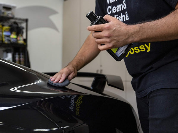 Meguiar's 3 In 1 Wax - Advanced Cleaner Wax that Blends Defect and Scratch Removal, Car Polishing for a High Gloss, and Long-Lasting Paint Protection All in One Step, 16 Oz