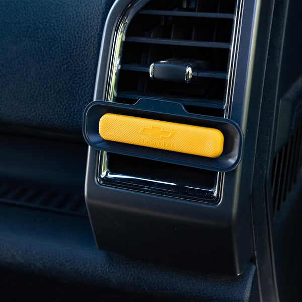 Plasticolor Chevrolet Logo Rectangular Vent Clip Solid Gel Air Freshener, Cedar Wood